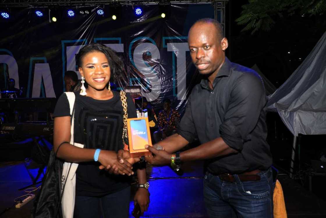 Johnny Drille, Waje thrills crowd as ACADAFEST 2019 raises N10m for 20 students Johnny Drille, Waje thrills crowd as ACADAFEST 2019 raises N10m for 20 students
