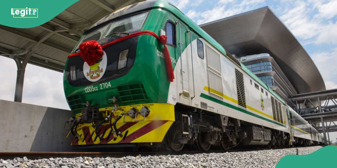 Lagos train knocks man to death