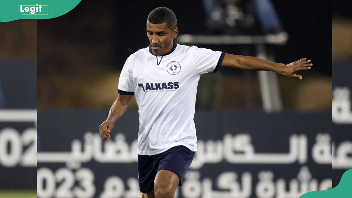 Jafal Rashed Al-Kuwari controlling the ball Jafal Rashed Al-Kuwari controlling the ball