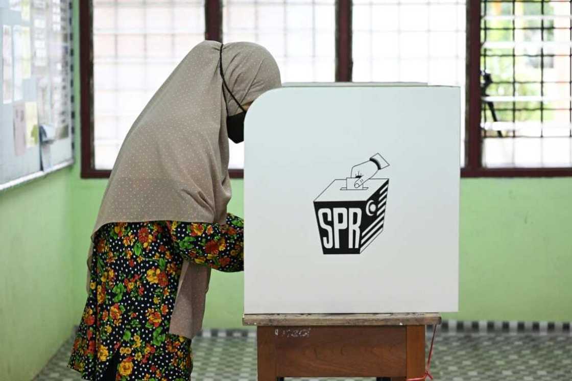 Voter turnout in Sunday's election was high -- two hours before polling closed, it was already at 70 percent -- and those who spoke to AFP said they hoped for political stability and economic improvement Voter turnout in Sunday's election was high -- two hours before polling closed, it was already at 70 percent -- and those who spoke to AFP said they hoped for political stability and economic improvement