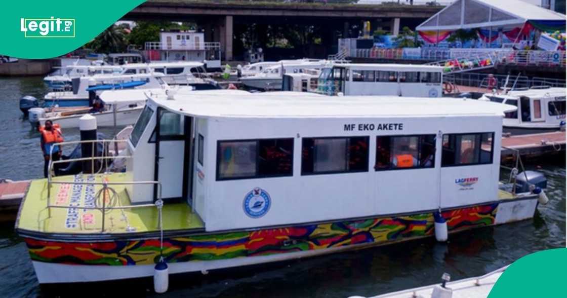 Panic On Lagos Waterways As LagFerry Boat Goes Up in Flames, Many Passengers Injured Panic On Lagos Waterways As LagFerry Boat Goes Up in Flames, Many Passengers Injured