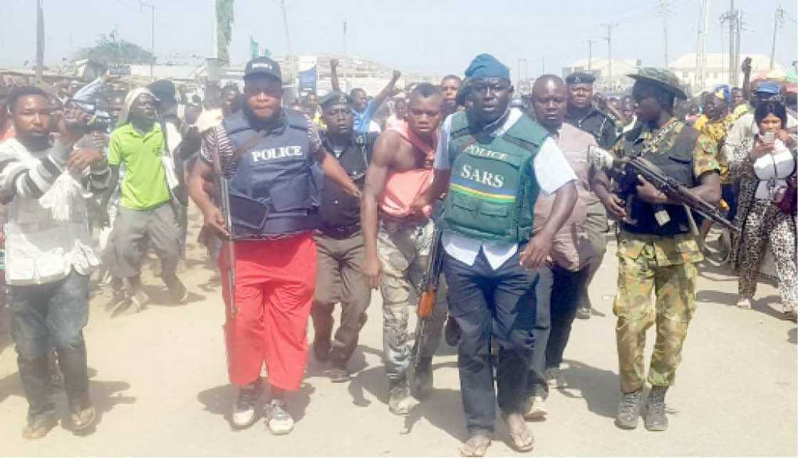 Five suspects involved in foiled Abuja bank robbery arraigned Five suspects involved in foiled Abuja bank robbery arraigned