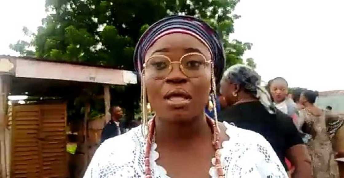 Kemi Elebute-Halle, yar takarar gwamna na ADP a zaben Ekiti. Kemi Elebute-Halle, yar takarar gwamna na ADP a zaben Ekiti.