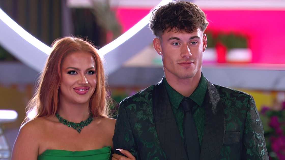 Sydney Paight and Isaiah Campbell pictured at the Love Island villa