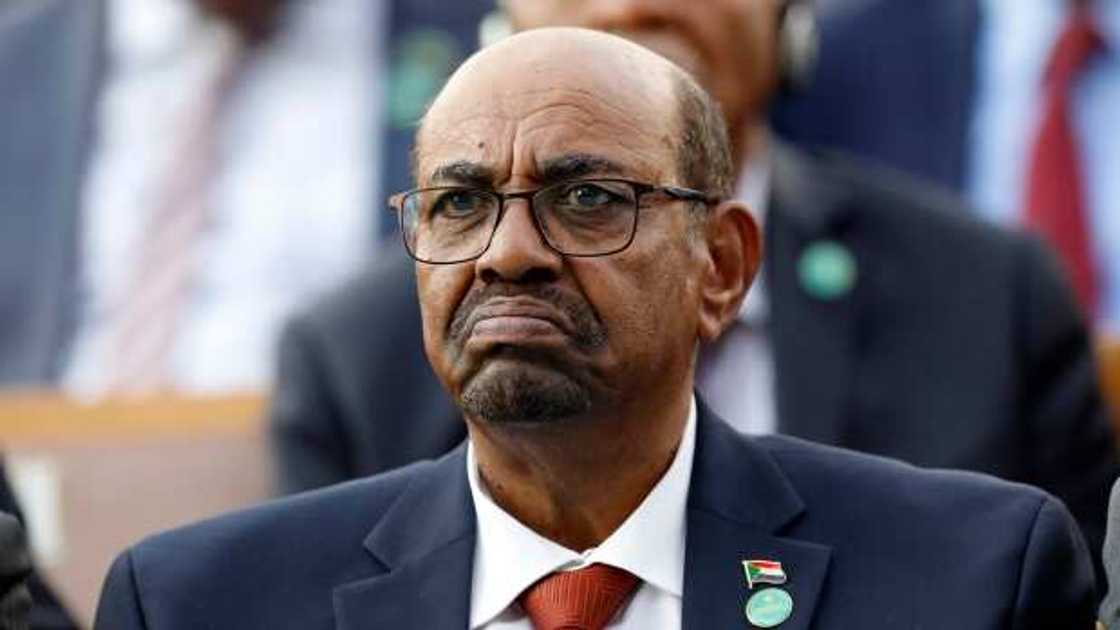 An tura tsohon shugaban kasar Sudan Omar Al-Bashir gidan kurkuku An tura tsohon shugaban kasar Sudan Omar Al-Bashir gidan kurkuku