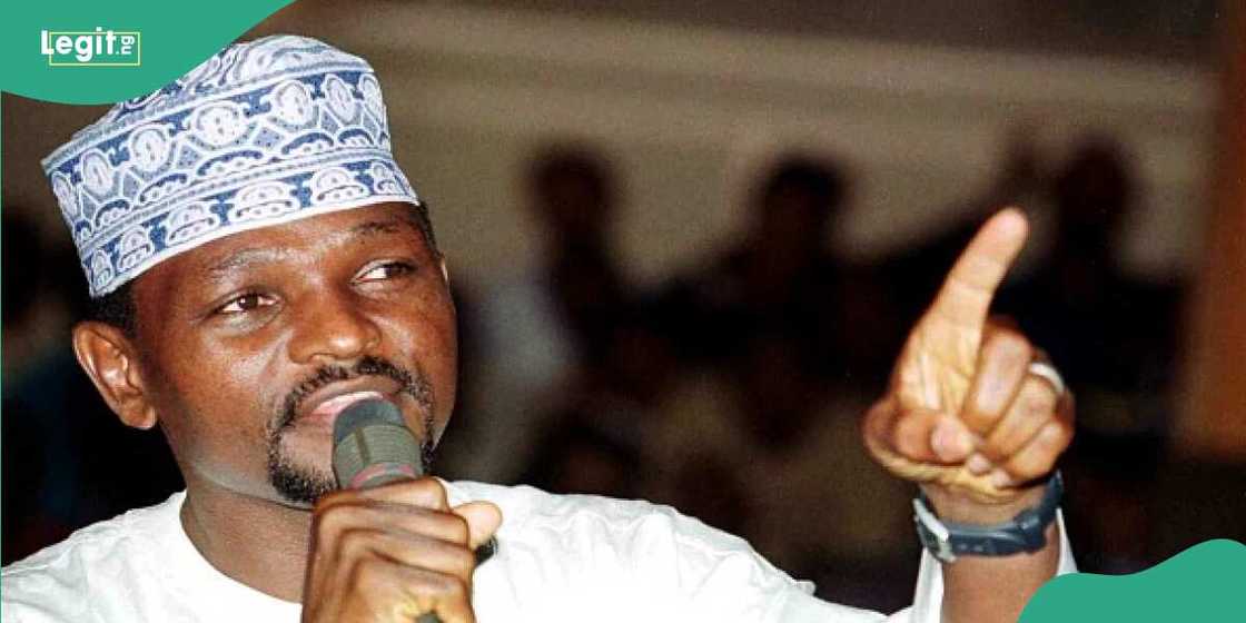 Al-Mustapha ya bayyana wadanda suka lalata tsaron Najeriya Al-Mustapha ya bayyana wadanda suka lalata tsaron Najeriya