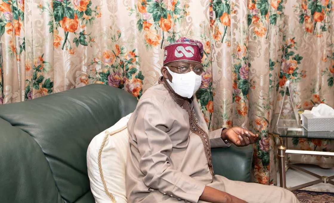 Jagoran APC Bola Tinubu Yayi Zazzafan Martani Ga Masu Son Ɓallewa Daga Najeriya Jagoran APC Bola Tinubu Yayi Zazzafan Martani Ga Masu Son Ɓallewa Daga Najeriya