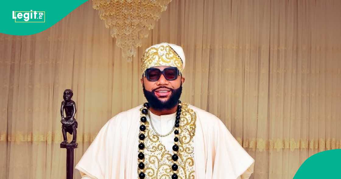 Fashion shopper shares take about E-Money's wristwatch. Fashion shopper shares take about E-Money's wristwatch.