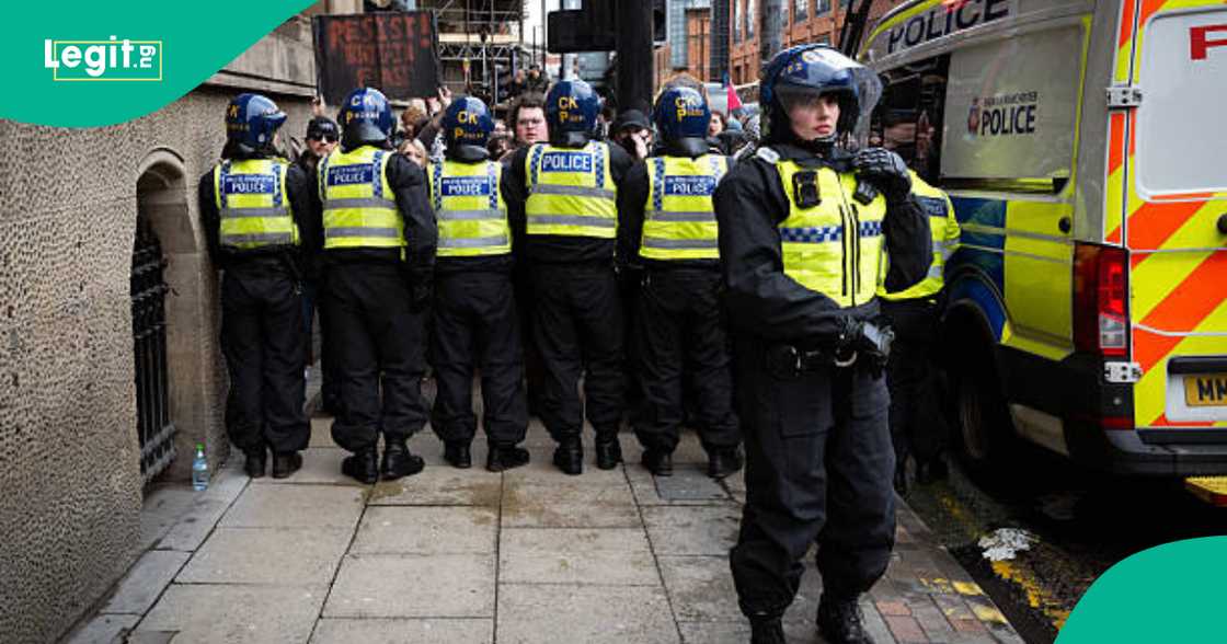 Yan sanda. Yan sanda.