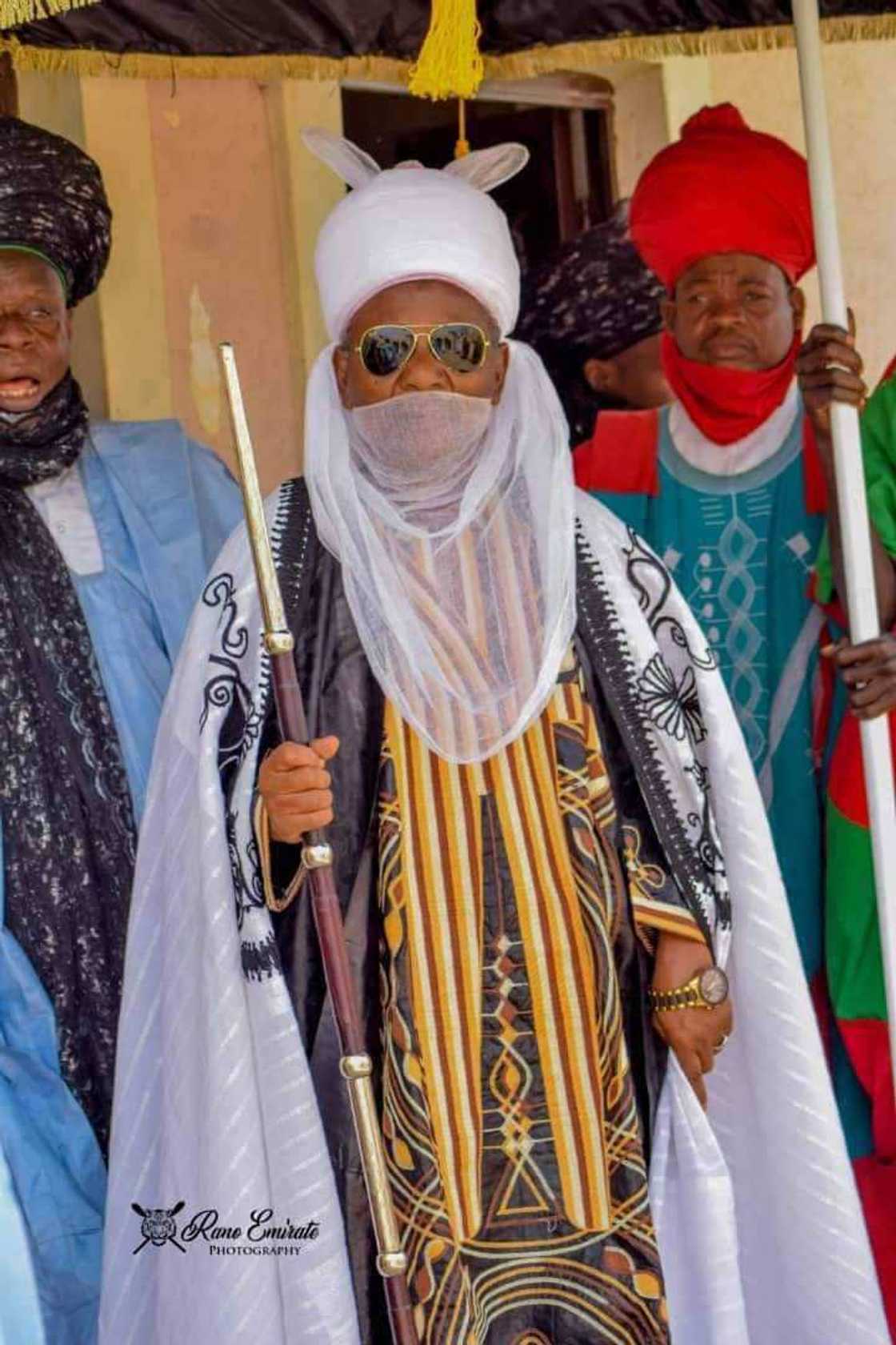 Ganduje ya nada sabon sarkin masarautar Rano a Kano Ganduje ya nada sabon sarkin masarautar Rano a Kano