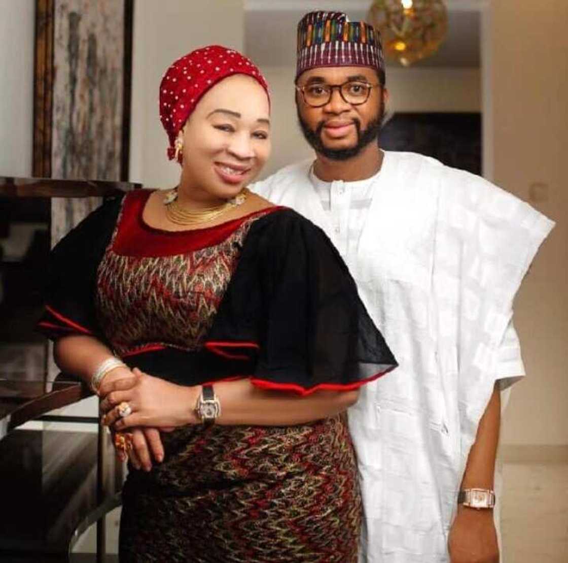 Hauwa, matar tsohon gwamnan arewa da ya mutu ta auri San Turakin Malumfashi Hauwa, matar tsohon gwamnan arewa da ya mutu ta auri San Turakin Malumfashi