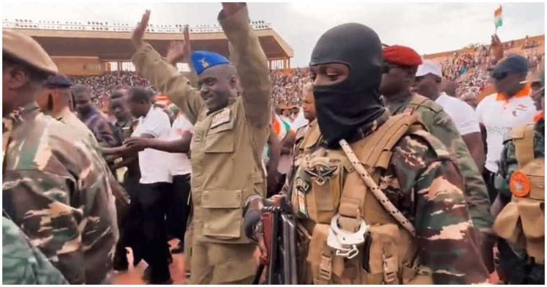 Niger cuts off water and electricity to the French embassy Niger cuts off water and electricity to the French embassy