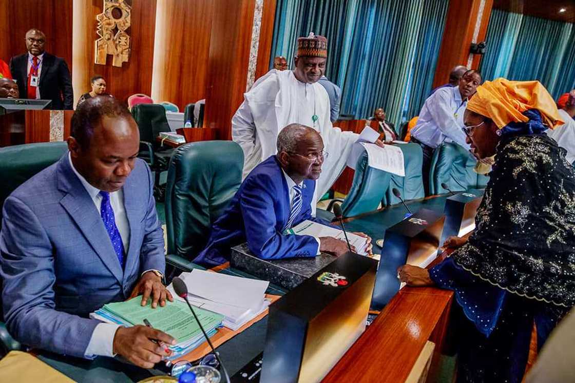 Yanzu-yanzu: Shugaba Buhari ya jagorancin taron majalisar zantarwa (Hotuna) Yanzu-yanzu: Shugaba Buhari ya jagorancin taron majalisar zantarwa (Hotuna)