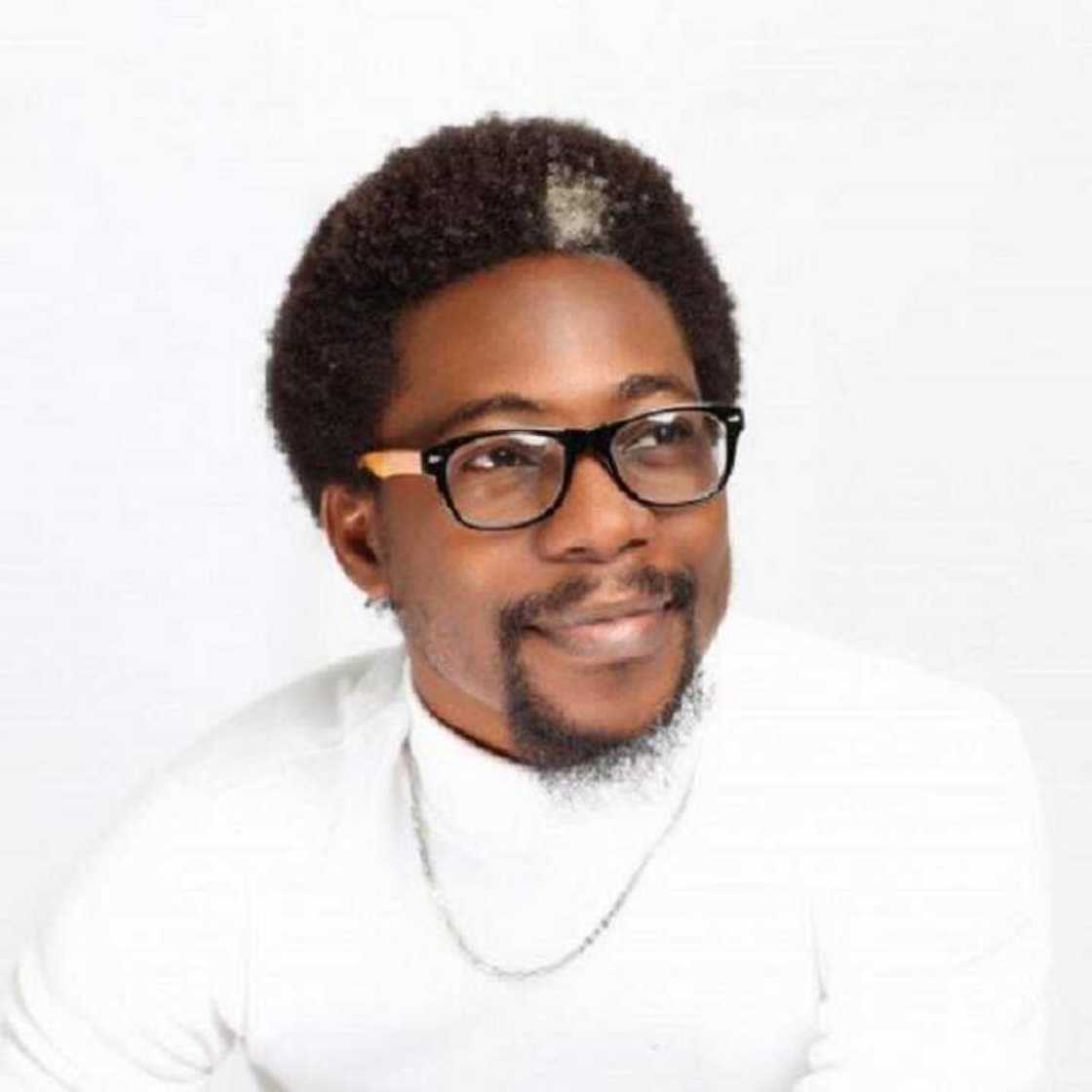 Daya daga cikin matasan da ke jagorantar zanga-zanga ya janye hannunsa, ya bayyana dalilinsa Daya daga cikin matasan da ke jagorantar zanga-zanga ya janye hannunsa, ya bayyana dalilinsa