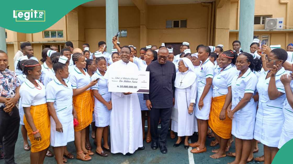Peter Obi donates N50 million to Shanahan University in Anambra Peter Obi donates N50 million to Shanahan University in Anambra