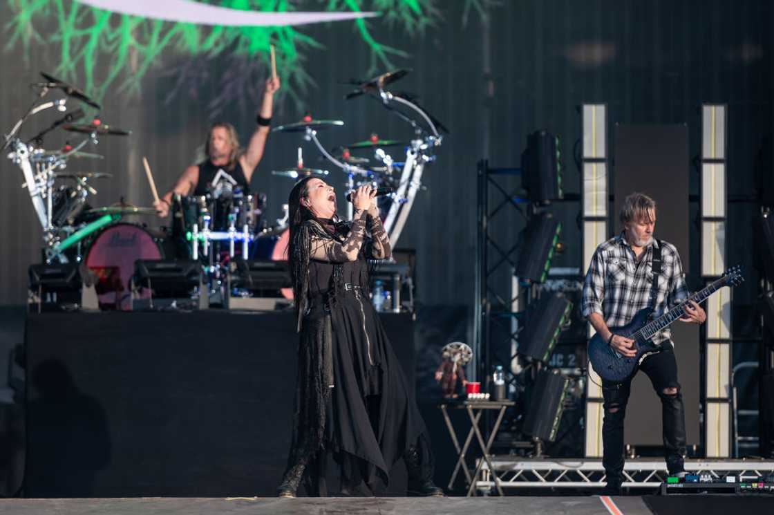 Evanescence band members perform in Lisbon, Portugal Evanescence band members perform in Lisbon, Portugal