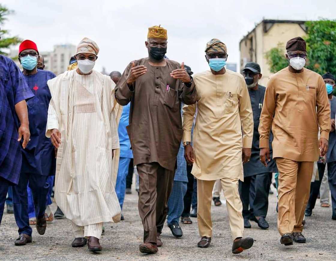 Fashola discovers hidden camera at scene of Lekki shooting Fashola discovers hidden camera at scene of Lekki shooting