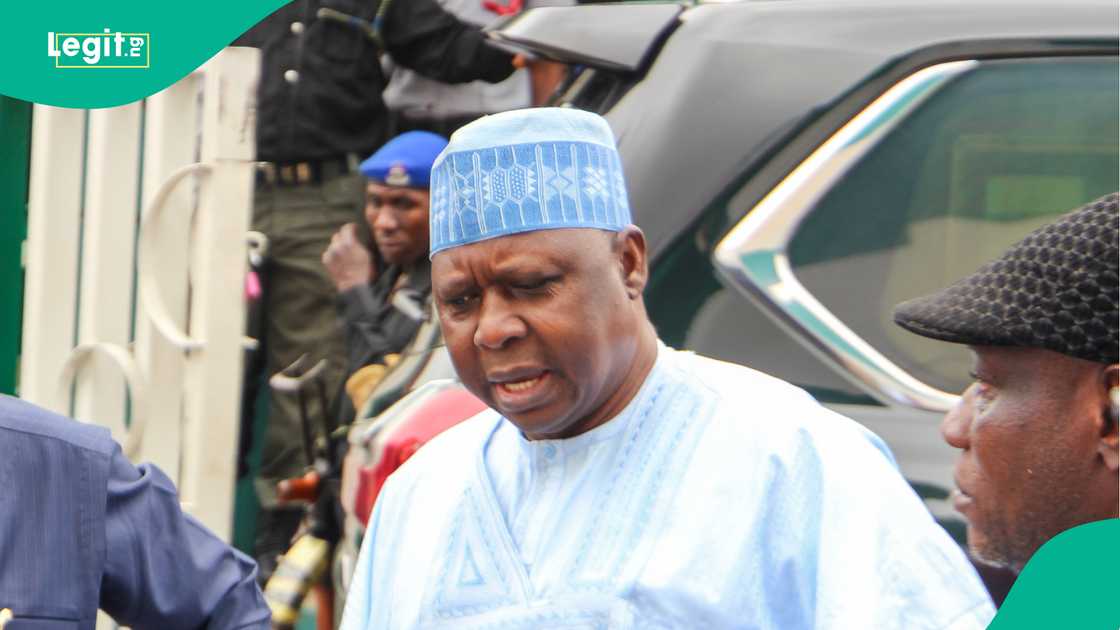 Tsagin Wike ya kori Tanimu Turaki da wasu mutum 17 Tsagin Wike ya kori Tanimu Turaki da wasu mutum 17