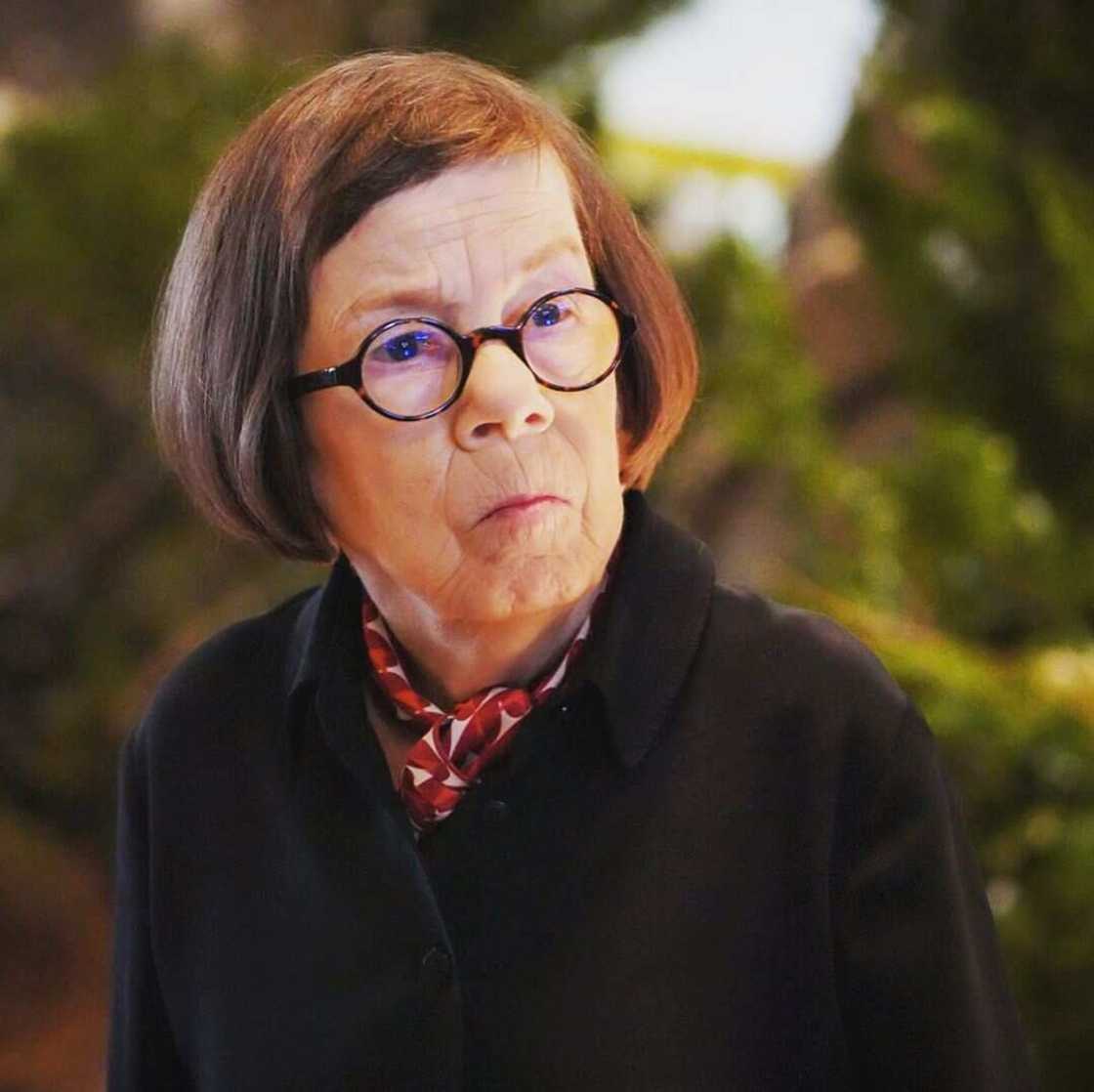 Linda Hunt Linda Hunt