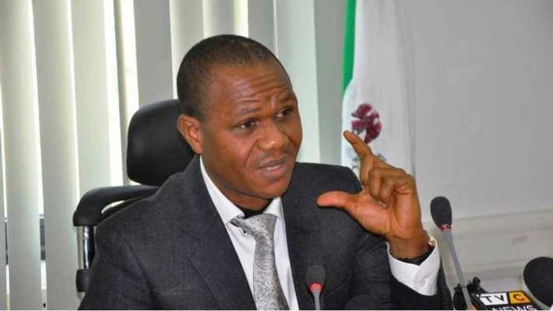 ‘Yan Yahoo suna amfani da mata tsirara domin su tafi da imanin jami’anmu inji EFCC ‘Yan Yahoo suna amfani da mata tsirara domin su tafi da imanin jami’anmu inji EFCC