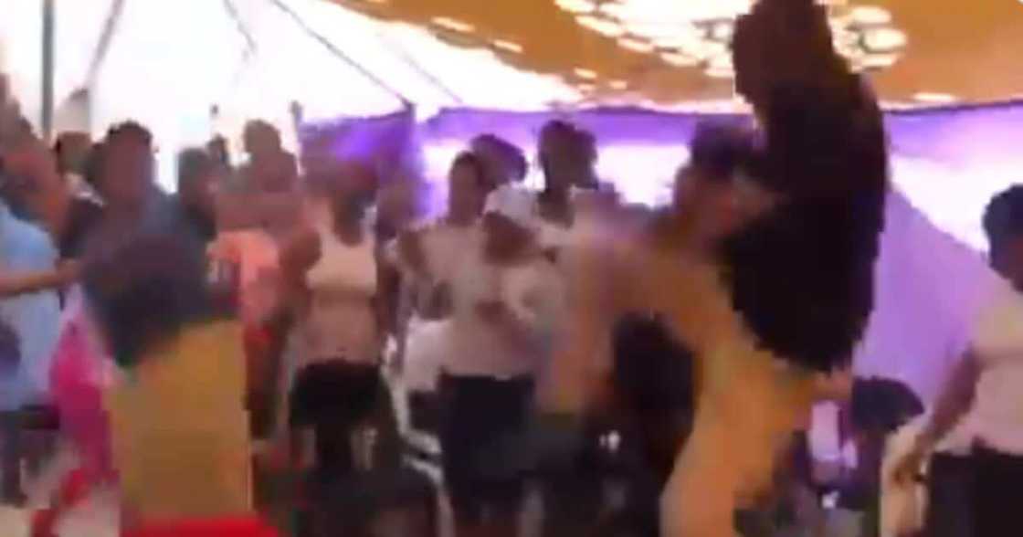 "Jackie Chan Would Be Impressed": Pastor Karate Chops Church Member "Jackie Chan Would Be Impressed": Pastor Karate Chops Church Member