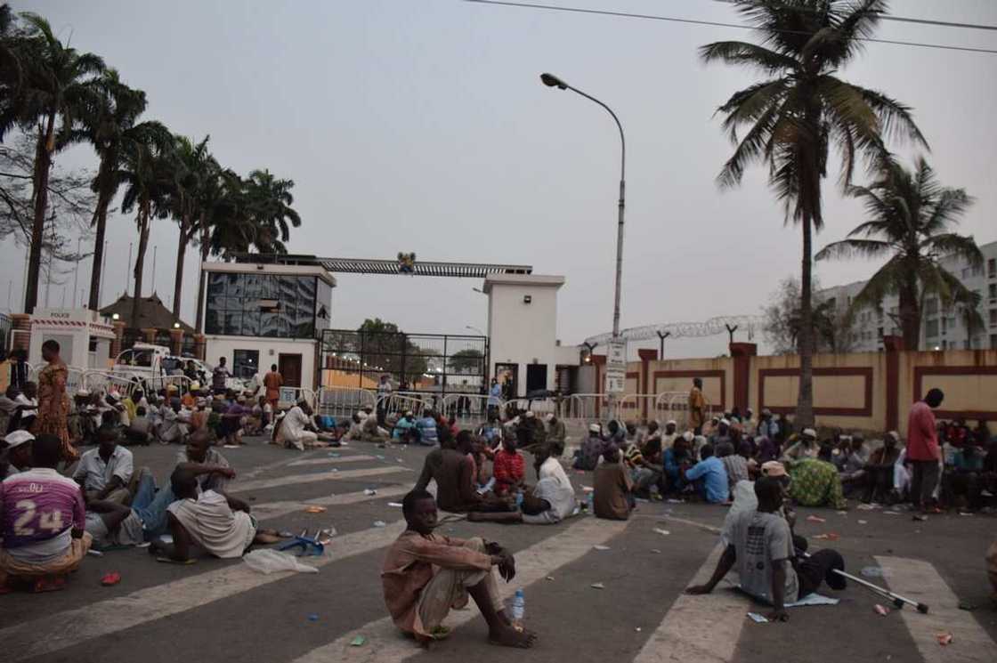 Dokar hana Babur: Nakasassu sun yi zanga-zanga a gidan gwamnatin Legas Dokar hana Babur: Nakasassu sun yi zanga-zanga a gidan gwamnatin Legas