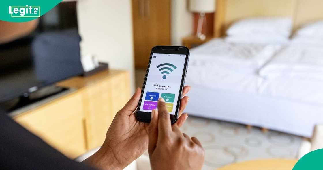 Lagos maintains a wide lead ahead of all other states. on internet users