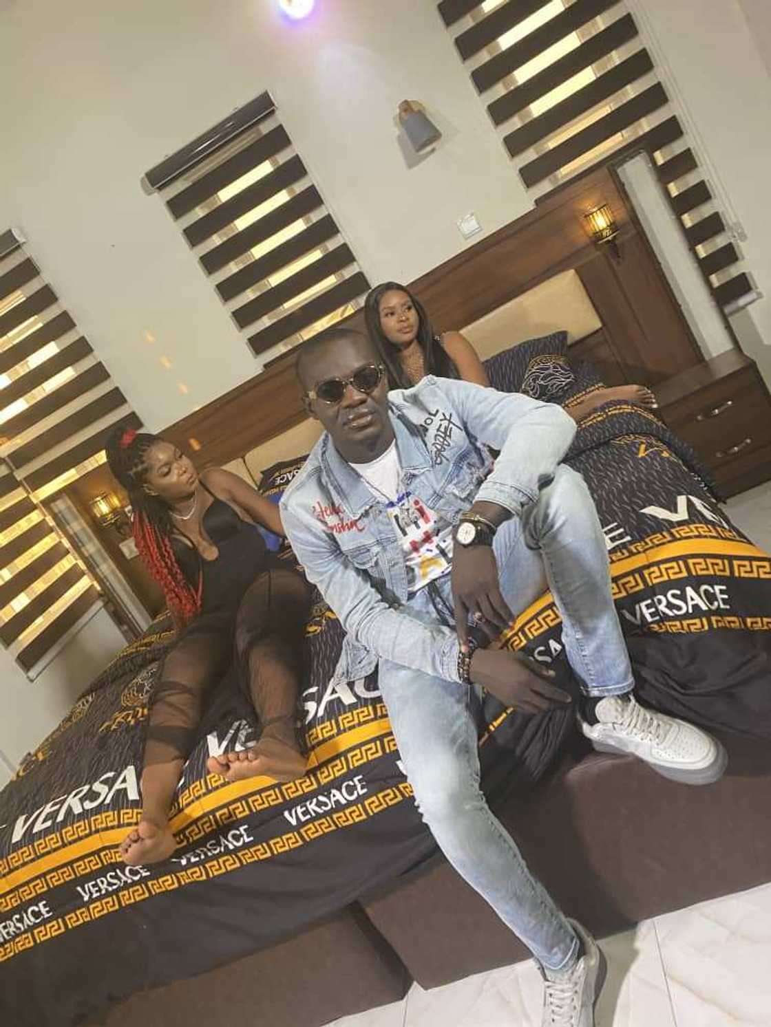 Faifan bidiyon sabuwar wakar Hausa ya fusata Hausawa a dandalin sada zumunta Faifan bidiyon sabuwar wakar Hausa ya fusata Hausawa a dandalin sada zumunta