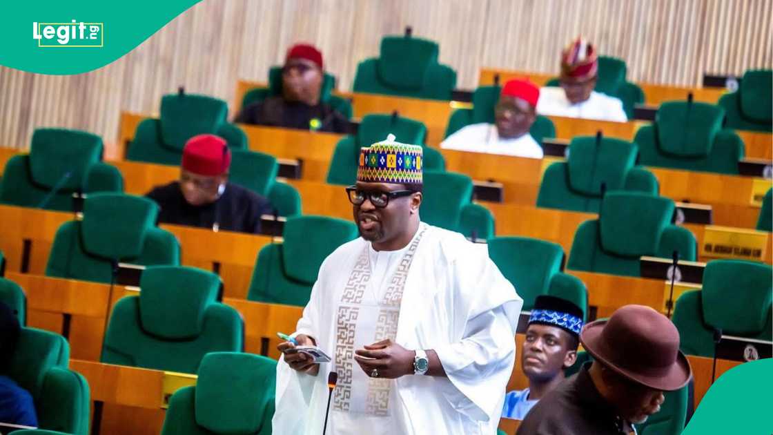 Yadda dan majalisar tarayya ya sauya sheka zuwa ADC daga PDP Yadda dan majalisar tarayya ya sauya sheka zuwa ADC daga PDP