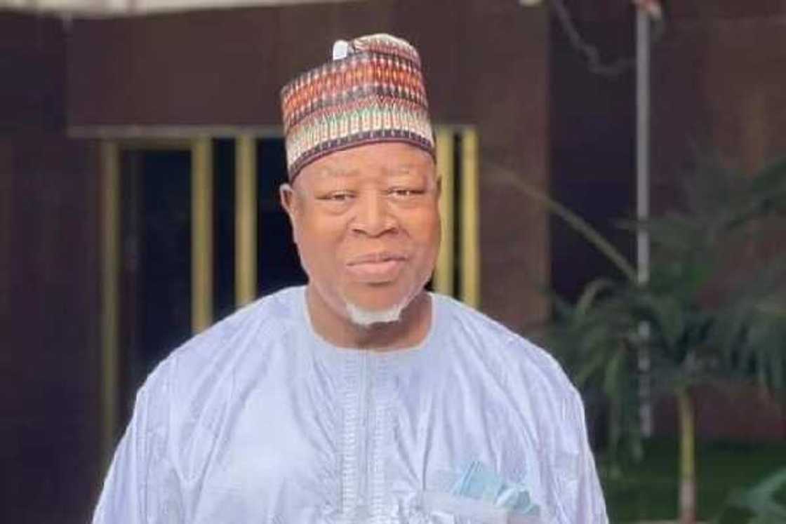 Da Ɗumi-Ɗumi: Kwamishin Sokoto, Tureta, Ya Rugamu Gidan Gaskiya Bayan Shafe Shekara 14 a Ofis Da Ɗumi-Ɗumi: Kwamishin Sokoto, Tureta, Ya Rugamu Gidan Gaskiya Bayan Shafe Shekara 14 a Ofis