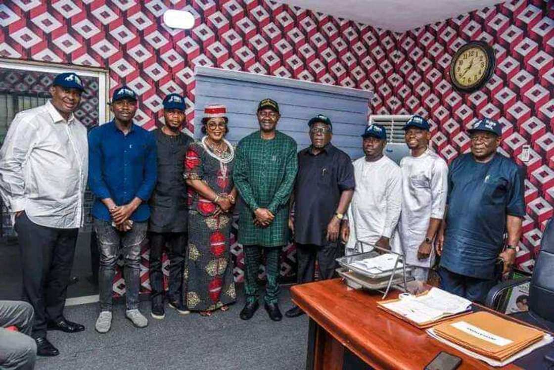 Masu sauya sheka zuwa SDP a Ribas. Masu sauya sheka zuwa SDP a Ribas.