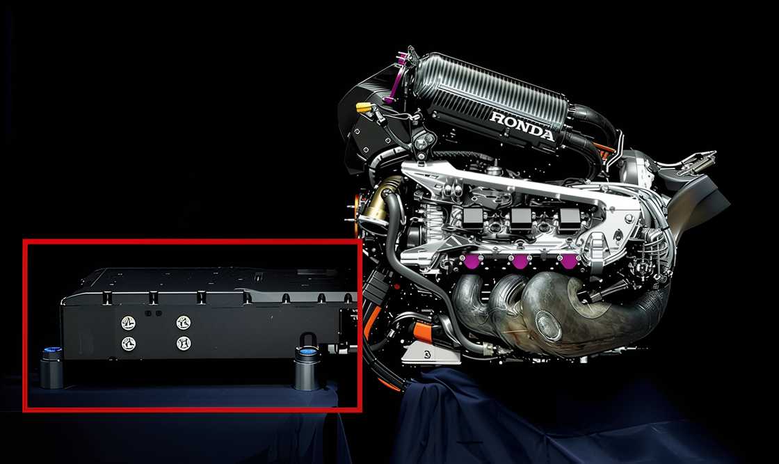 The Honda RA621H Formula 1 power unit with a highlighted Energy Store (ES). The Honda RA621H Formula 1 power unit with a highlighted Energy Store (ES).