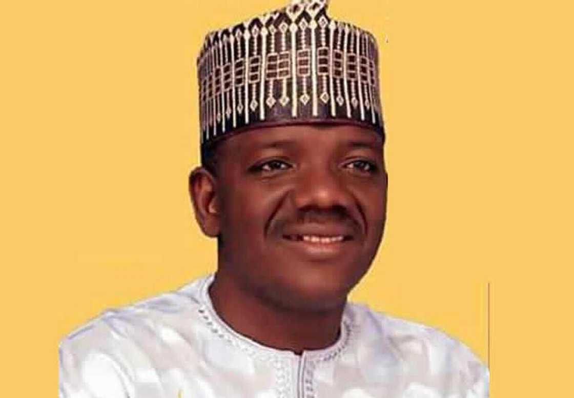 Farawa da iyawa: Sabon gwamnan jihar Zamfara zai mayar da ma'aikata 1,400 da aka kora bakin aikinsu Farawa da iyawa: Sabon gwamnan jihar Zamfara zai mayar da ma'aikata 1,400 da aka kora bakin aikinsu