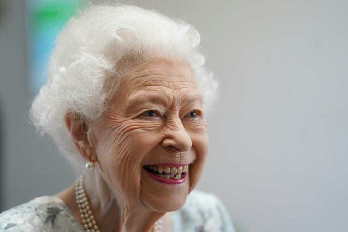 Queen Elizabeth II is said to have pulled out of the Braemar Gathering Highland Games this weekend because of persistent problems standing and walking Queen Elizabeth II is said to have pulled out of the Braemar Gathering Highland Games this weekend because of persistent problems standing and walking