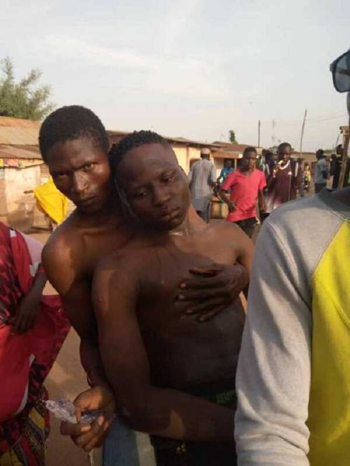 An yi rikici tsakanin Yansanda da matasa a Kaduna, mutane 5 sun mutu An yi rikici tsakanin Yansanda da matasa a Kaduna, mutane 5 sun mutu