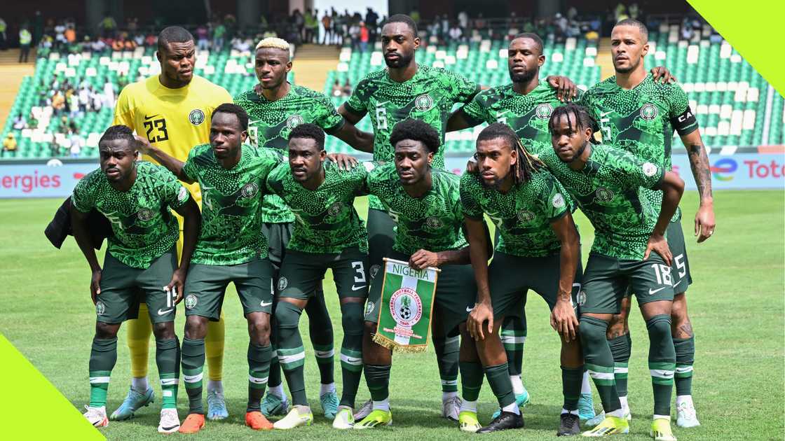 Nigeria player pose for a team photo