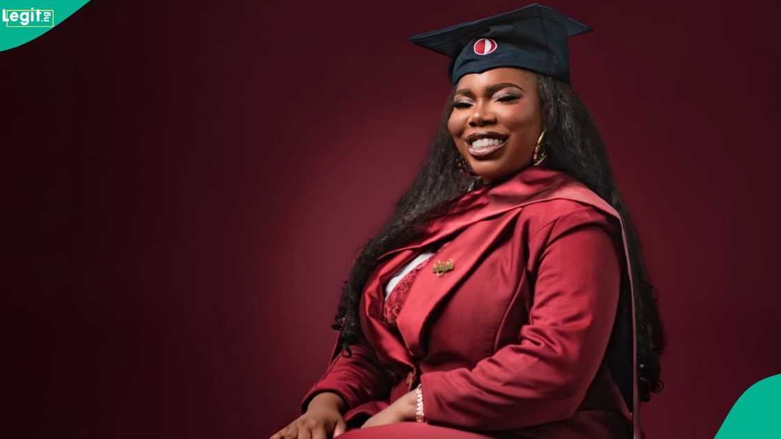 A Nigerian lady who left her studies and ran away from Ukraine during the war becomes a doctor