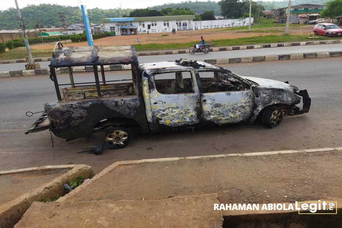 Special Report: How Nigeria Customs' Officers Killed 6 on Eid Day in Iseyin; Leave Town in Tears Special Report: How Nigeria Customs' Officers Killed 6 on Eid Day in Iseyin; Leave Town in Tears
