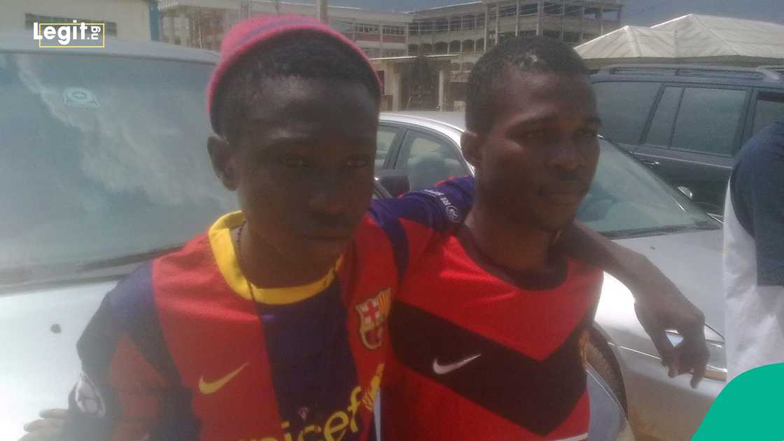 Zlatan Ibile, Barcelona. Zlatan Ibile, Barcelona.