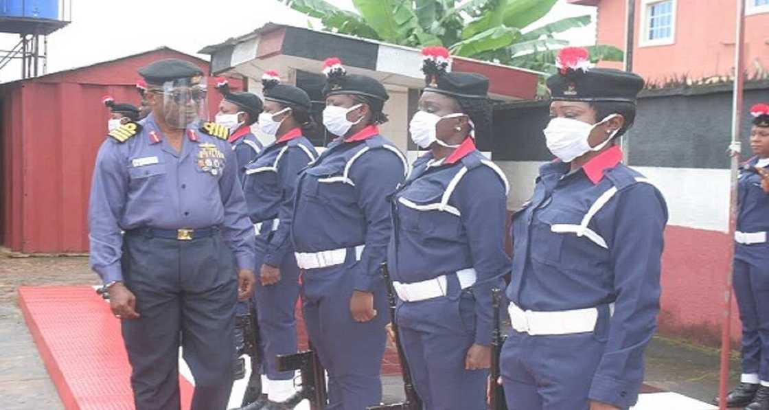 Kaico: Jami'in NSCDC ya bindige wani mutum a ƙugunsa yayin da ya ke fitsari a kusa da ofishinsu