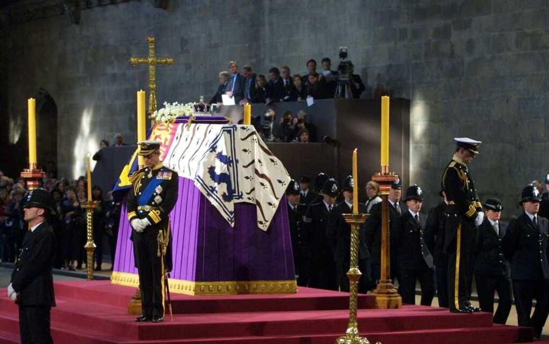 Prince Charles and his brother, Prince Andrew, stood vigil beside the coffin of their grandmother, Queen Elizabeth Prince Charles and his brother, Prince Andrew, stood vigil beside the coffin of their grandmother, Queen Elizabeth