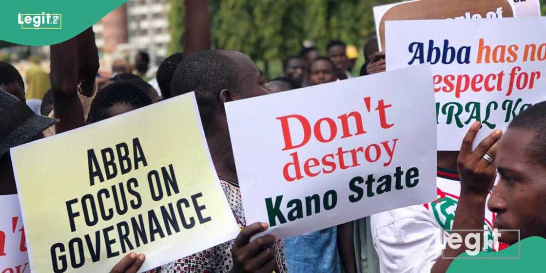 Kano Emirate: Protesters storm national assembly and presidentail villa Kano Emirate: Protesters storm national assembly and presidentail villa