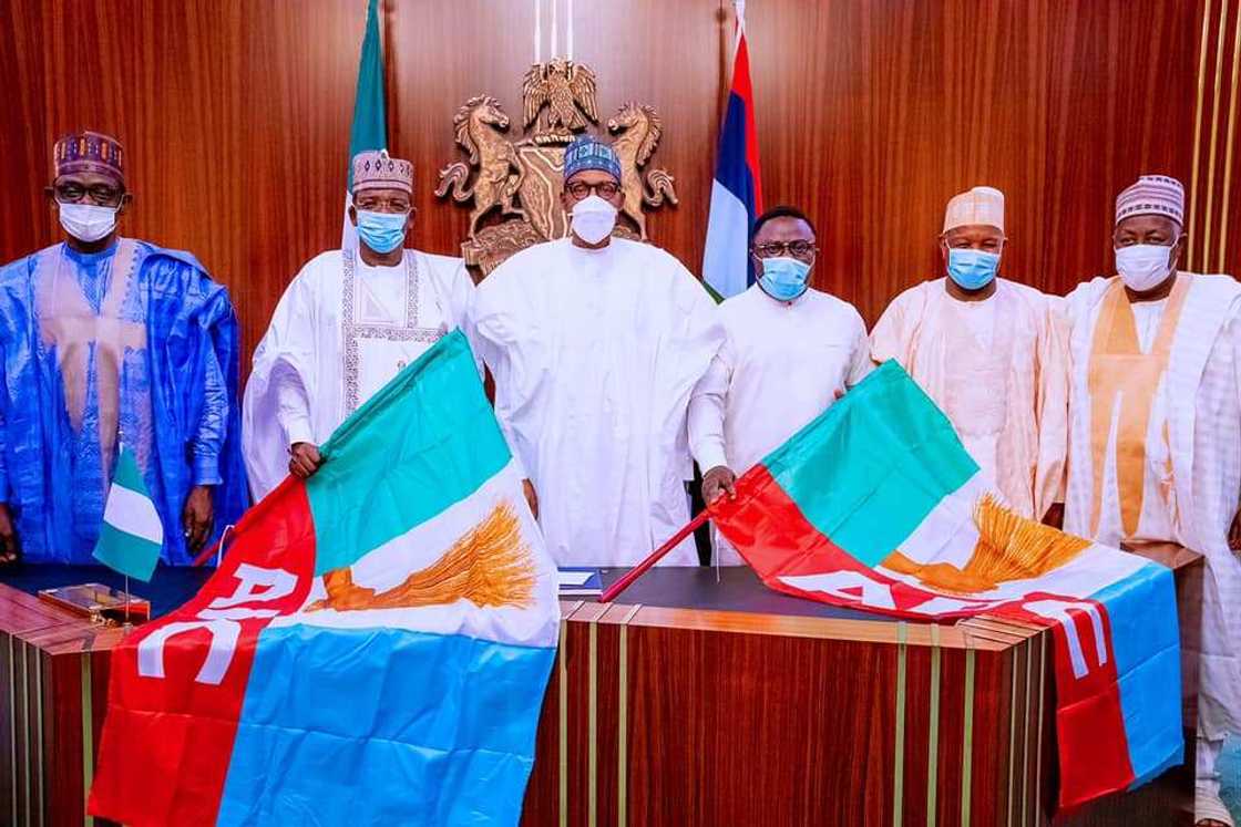 How Buhari administration is intimidating us to defect to APC, PDP governors How Buhari administration is intimidating us to defect to APC, PDP governors