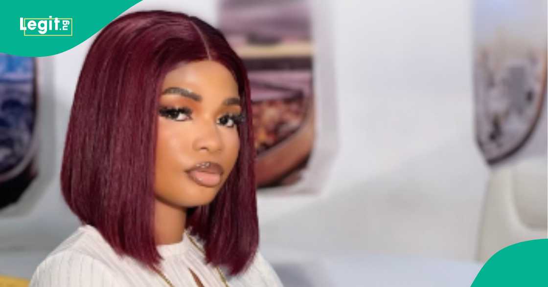 Lady cries out over man's unexpected reaction after she collected his N150k Lady cries out over man's unexpected reaction after she collected his N150k