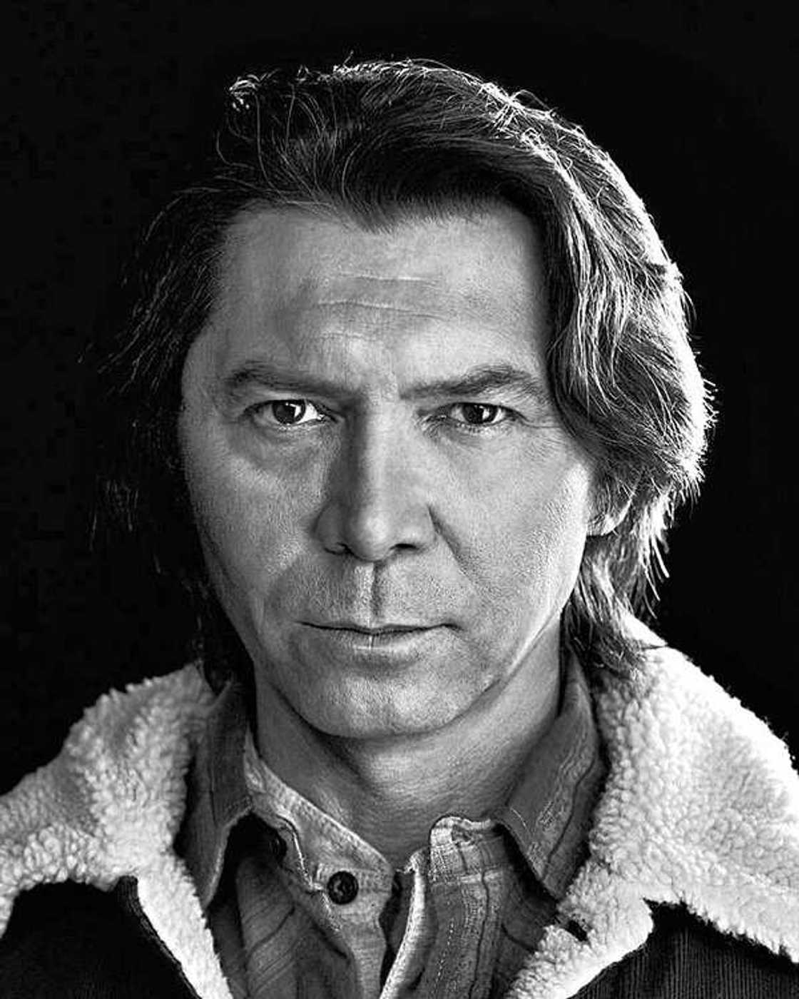 Lou Diamond Phillips ethnicity