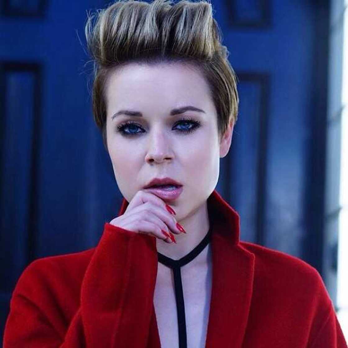 Tina Majorino Tina Majorino