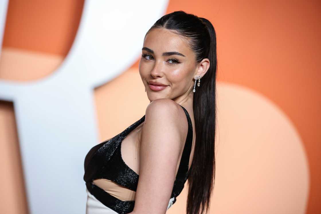 Madison Beer poses at the 2025 Vanity Fair Oscar Party Hosted By Radhika Jones held at Wallis Annenberg Center Madison Beer poses at the 2025 Vanity Fair Oscar Party Hosted By Radhika Jones held at Wallis Annenberg Center