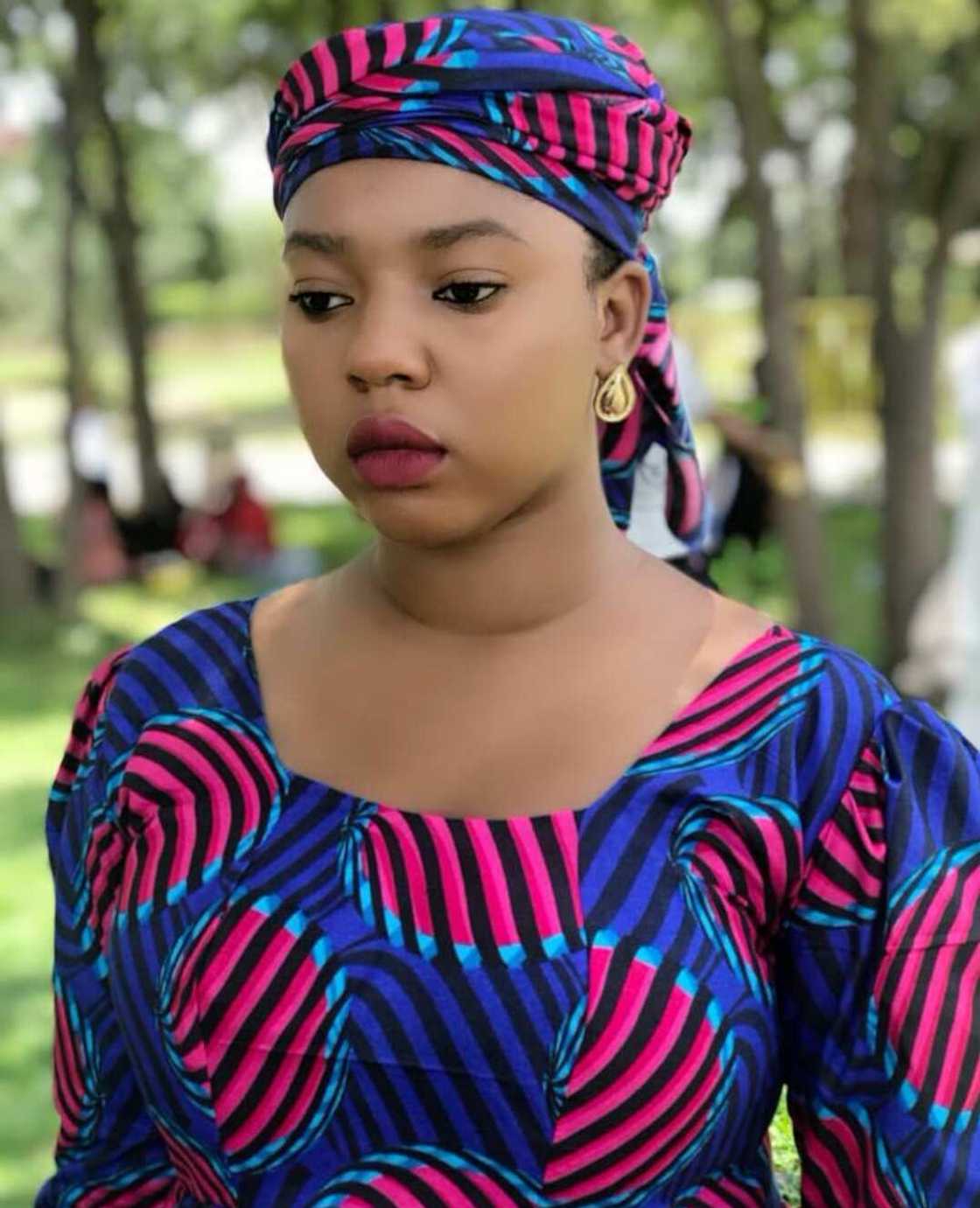 Kyawawan hotunan 'yan matan Kannywood guda takwas da har yanzu ba su yi aure ba Kyawawan hotunan 'yan matan Kannywood guda takwas da har yanzu ba su yi aure ba