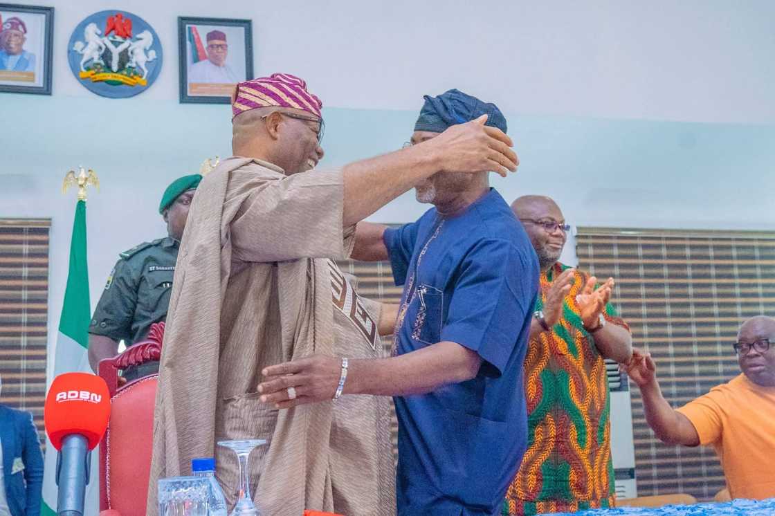 Akpabio ya sasanta da Emmanuel Enoidem