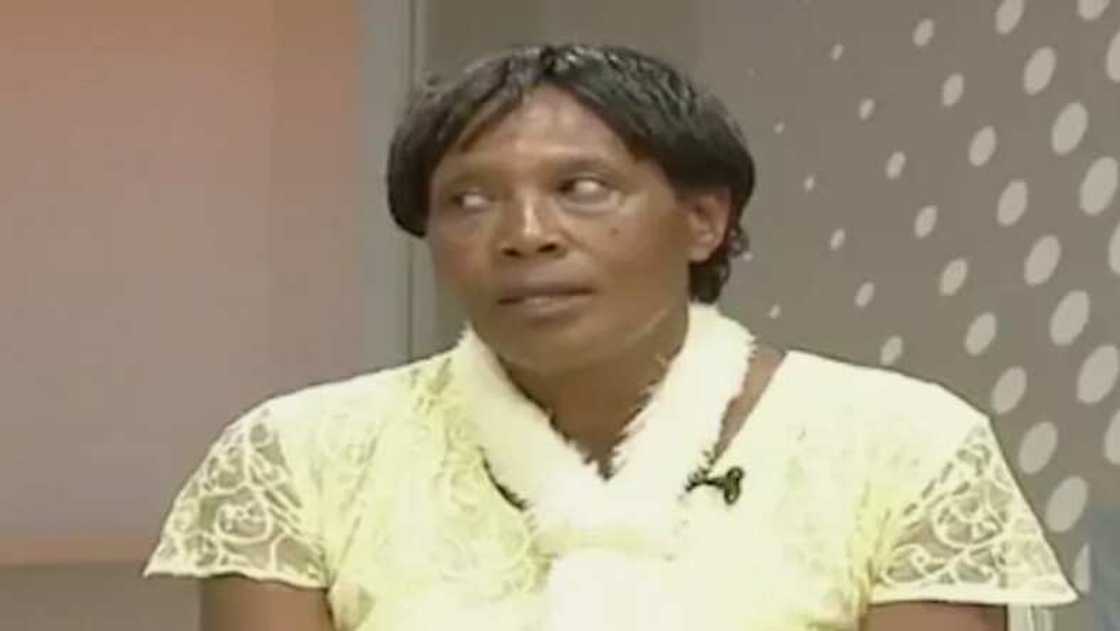 Kwamacala: Mijina mai kanjamau ya auri 'ya ta, sun kuma hada baki sun kore ni daga gidan - Mata ta koka Kwamacala: Mijina mai kanjamau ya auri 'ya ta, sun kuma hada baki sun kore ni daga gidan - Mata ta koka